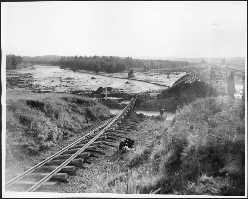 Tangiwai railway bridge after disaster, 1953