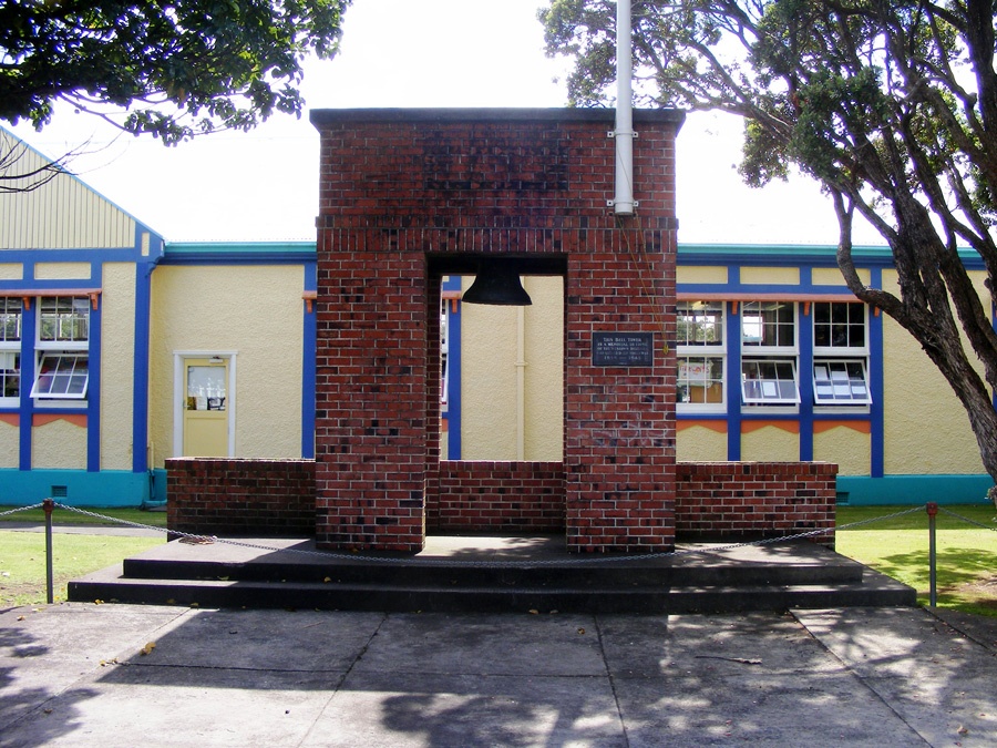 Westown School war memorial gates