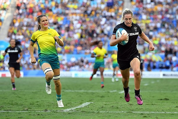 Black Fern Kelly Brazier scores the winning try