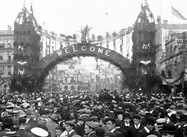Queen Street during celebrations for Fleet Week, 1908
