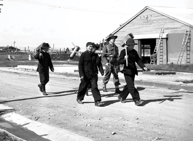 Fatigue squad at the Japanese prisoner of war camp, 1943