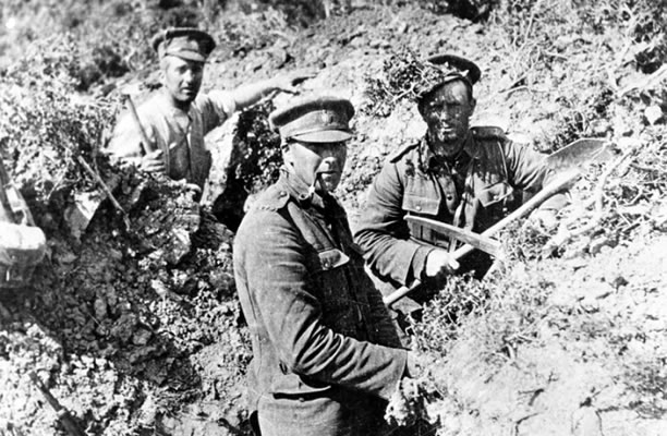 Canterbury Battalion soldiers digging in at Gallipoli