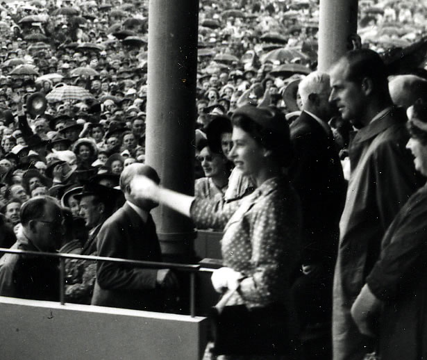 Queen Elizabeth at Ellerslie
