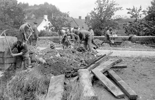 Tunnellers at work near Arras, 1918