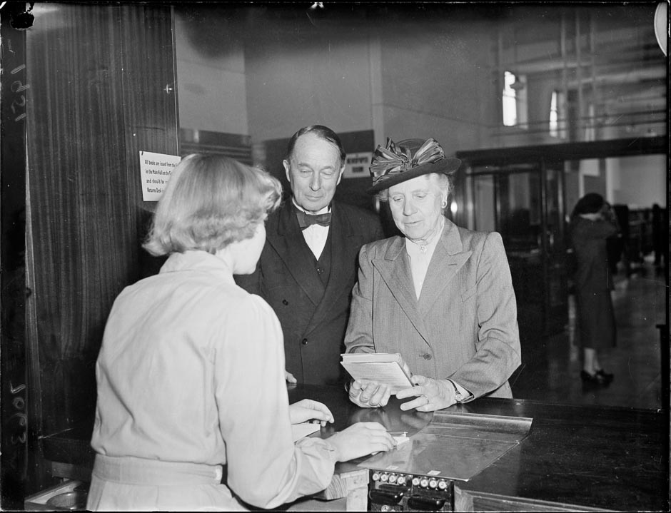 The Munn Barr report on libraries