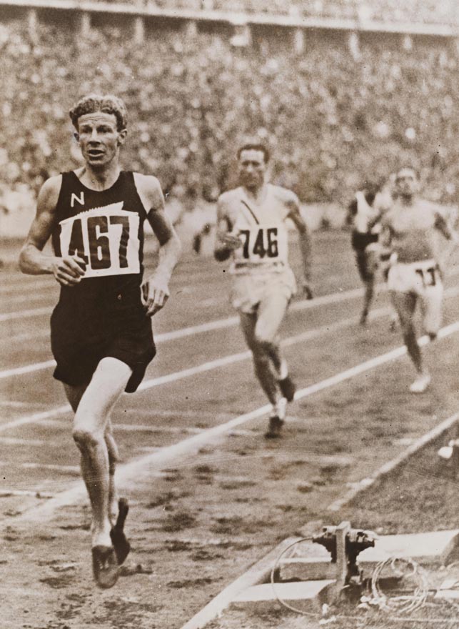 Jack Lovelock winning at Berlin Olympics