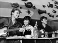 musicians in cafe
