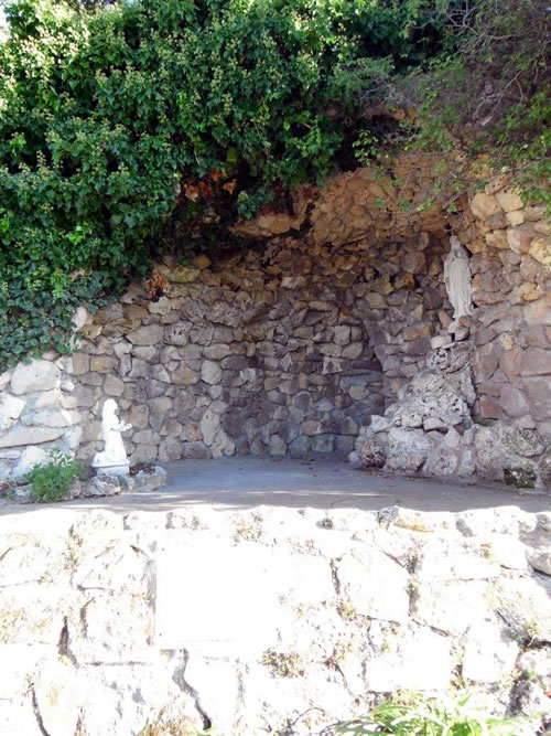 St Kevin's school memorial grotto