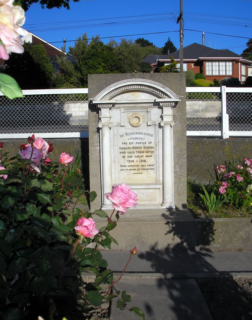 Ōamaru North School memorial