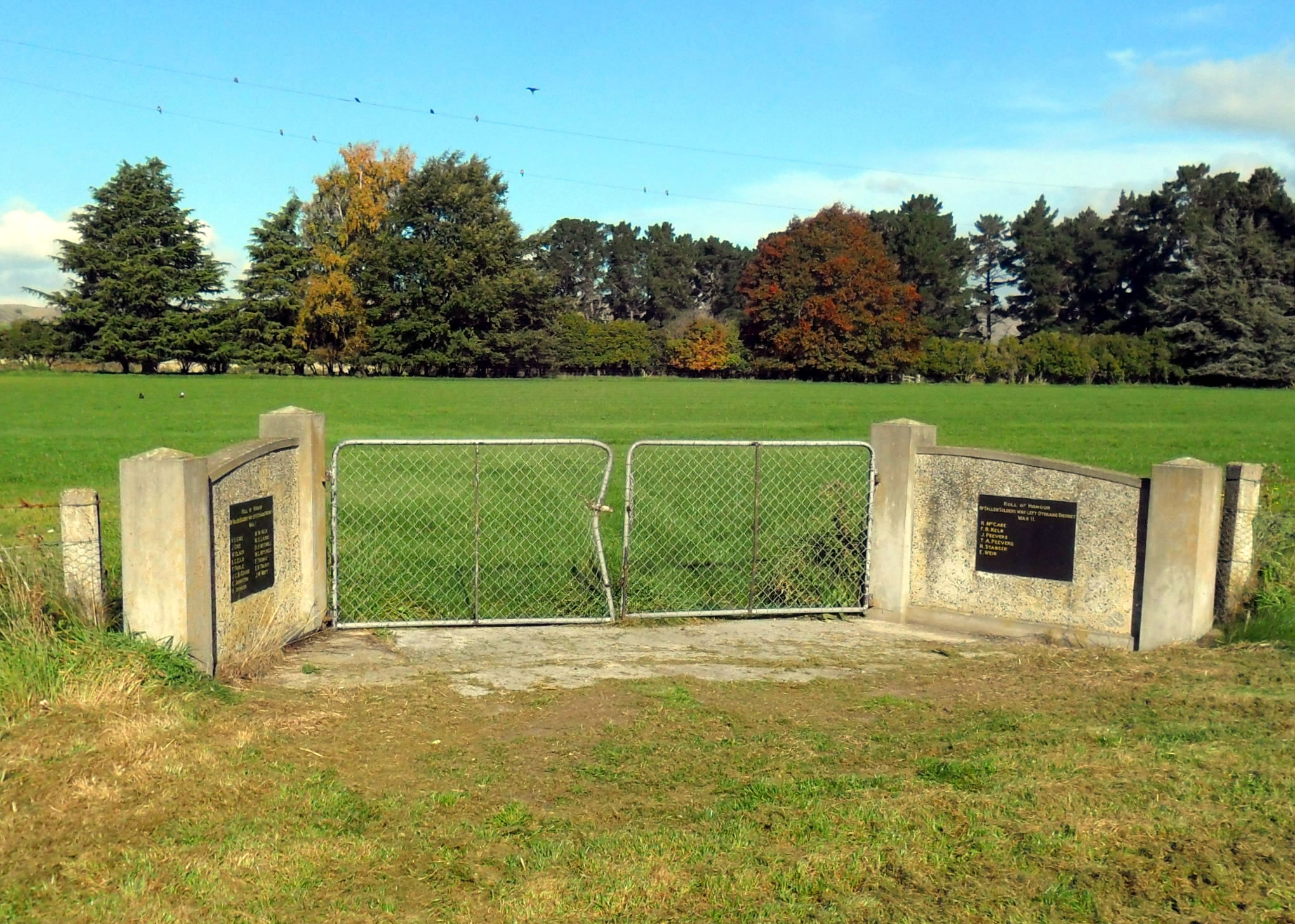 Ōtekaieke war memorial