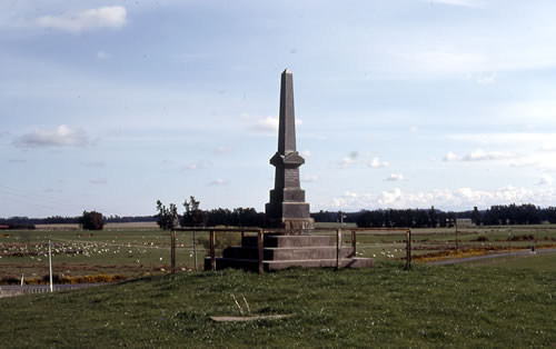 Windwhistle - Glenroy war memorial