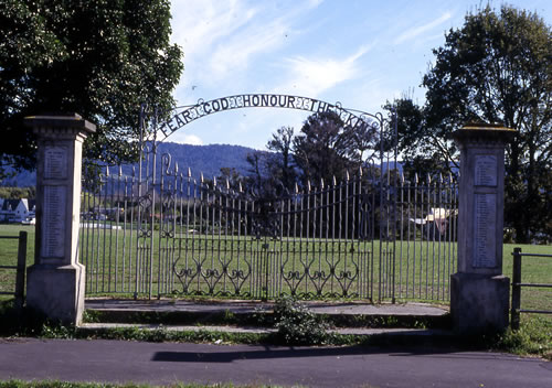 Te Puke war memorial