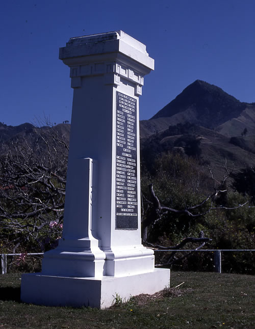 Tokomaru Bay war memorial