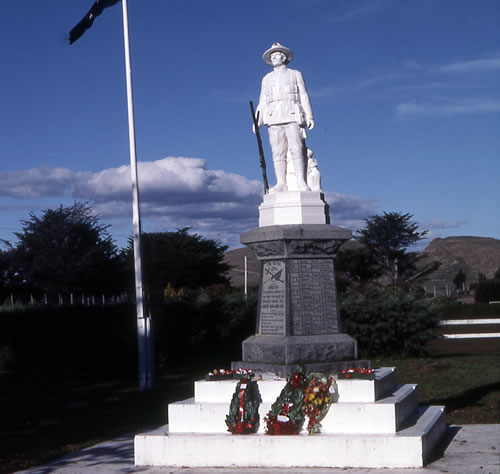 Takapau war memorial