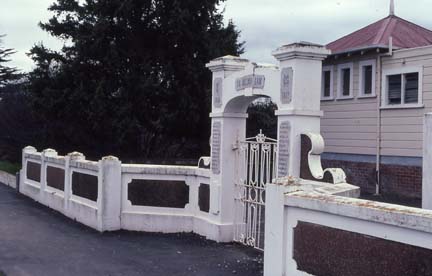 Palmerston North school memorial