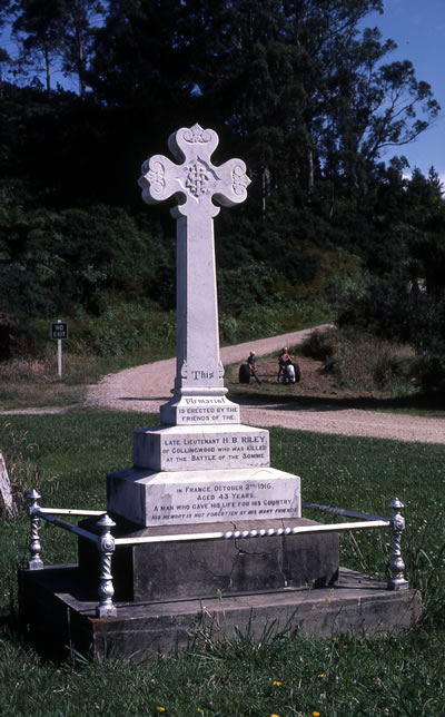 Collingwood war memorial cross