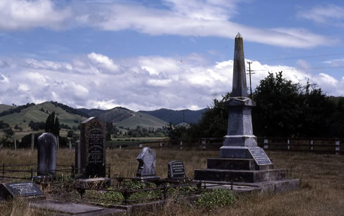 Dovedale war memorial