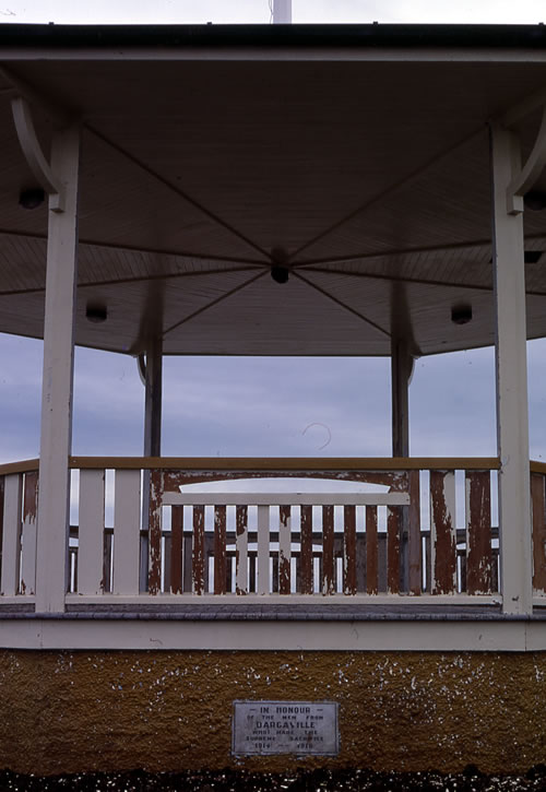 Dargaville war memorial band rotunda