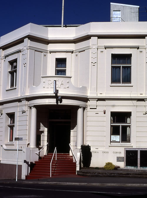 Dunedin RSA  war memorial