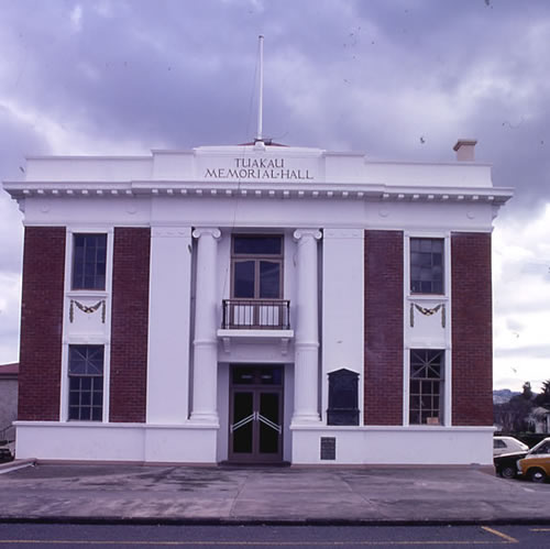 Tūākau war memorial hall