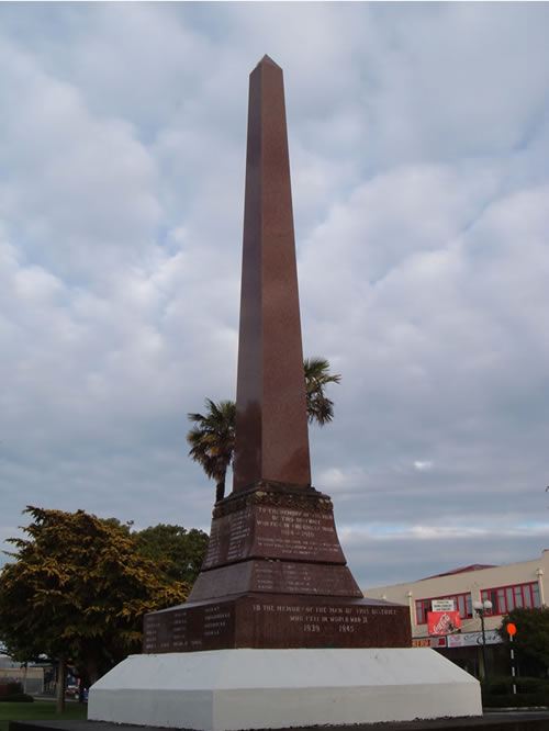 Pahīatua war memorial