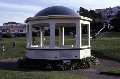 Island Bay war memorial