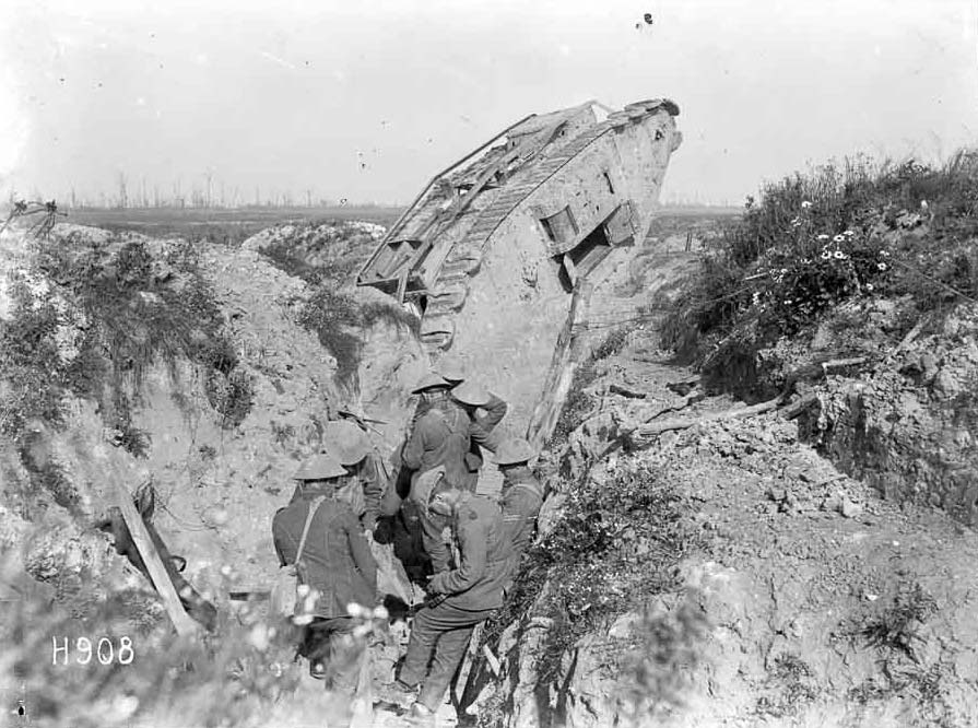 Troops and tank in France in 1918