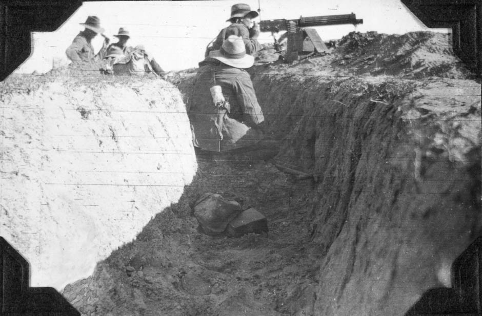 Machine gunners at Rafa