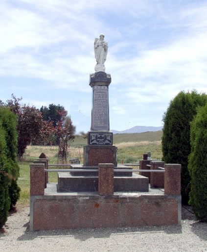 Waipīata war memorial