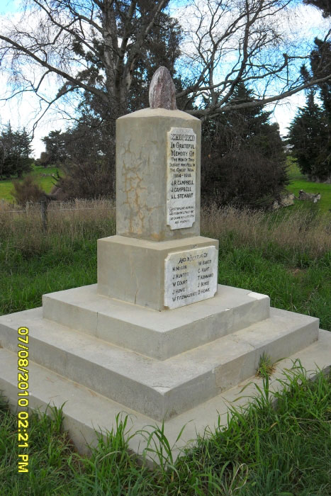Waituna war memorial