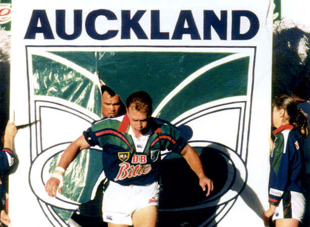 Auckland Warriors’ captain Dean Bell leads the team out for their debut game