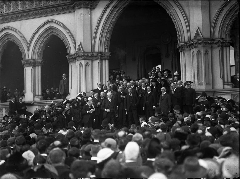 Announcement of war with Germany, 1914
