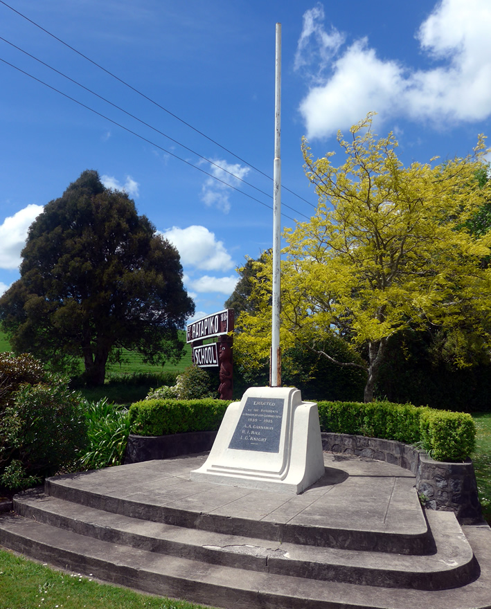 Ratapiko School memorial flagpole