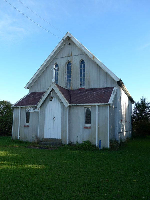 St Mark's memorials, Waitotara