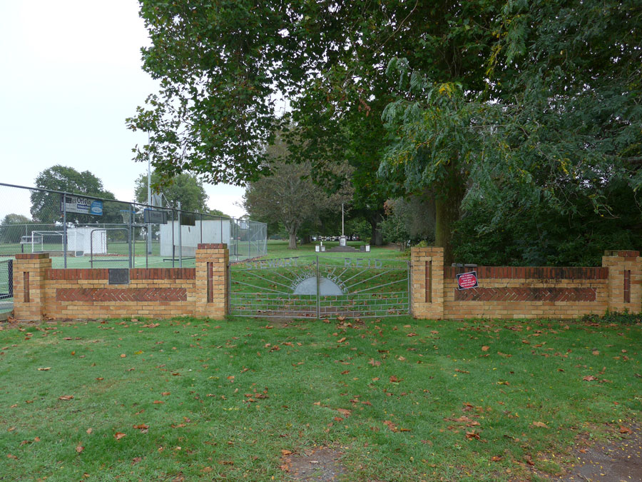 Stewart Reid Memorial Park, Ngāhinapōuri