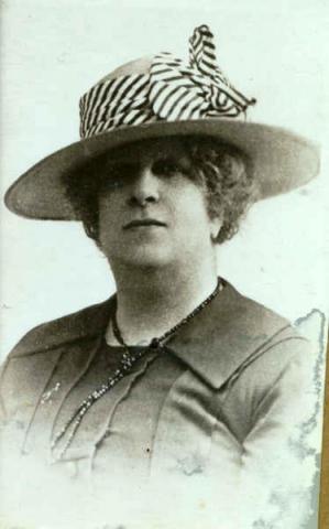 Woman in wide brimmed hat