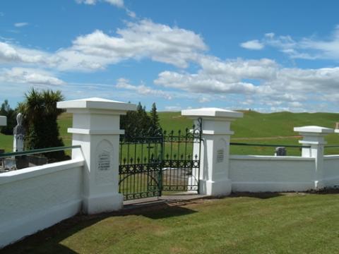 Makaretu memorial detail
