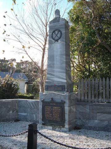 Pauatahanui memorial