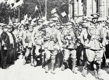 New Zealand troops march through Marsaille