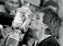 David Kirk holding the Webb Ellis Cup