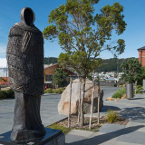 Sculpture of woman wearing kaitaka (cloak)