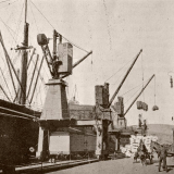 Loading ship at Glasgow Wharf, 1918