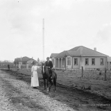 Long-distance wireless stations 