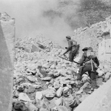 Soldiers on Cassino battlefront