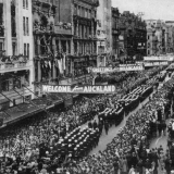 <em>Achilles</em>' crew march through Auckland
