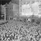 Wellington crowds on election night, 1931