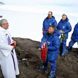 Erebus memorial service on Antarctica in 2004