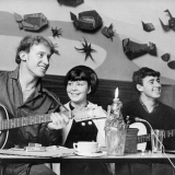 Musicians at Monde Marie coffee house