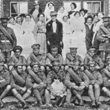 Niue Islanders with nurses in Auckland