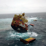 Containers falling off the <em>Rena</em>